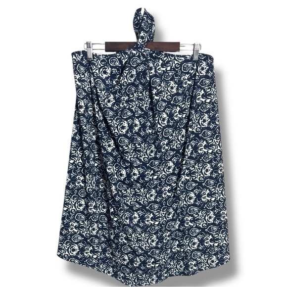 H&M Navy and White Print Asymmetrical Adjustable Tie Halter Sundress - Picture 12 of 16